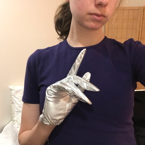 Silver gloves - Picture 2 of 3